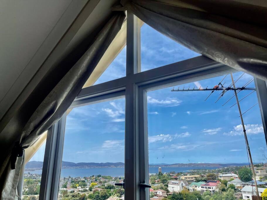 Lovely Brick Cottage With Amazing Water View Hobart Exterior foto